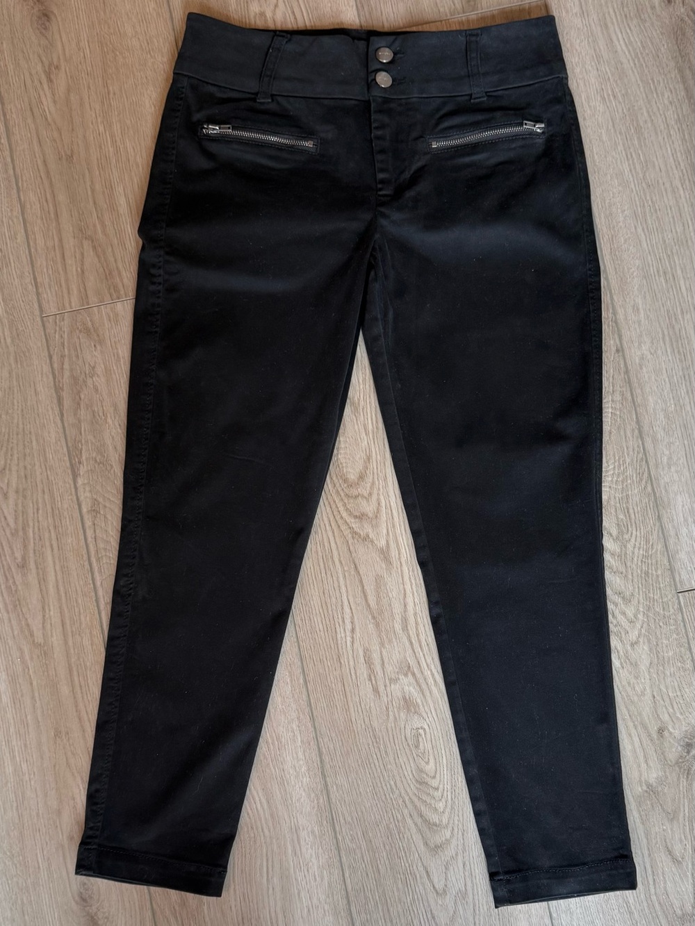 Tinsel Black Capri Skinny Zip-Pocket Pants